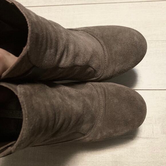 Allsaints Boots Taupe Suede Ankle booties Sz 38 or 7.5 Great cond 3.5” Heel $325 - Picture 9 of 16